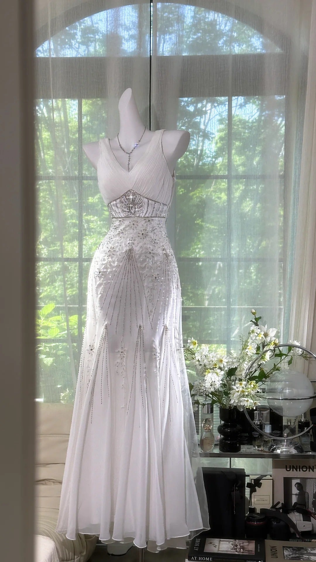 Elegant White Mermaid Strapless V-Neck Beaded Chiffon Long Prom Dress Evening Dress Secondary image