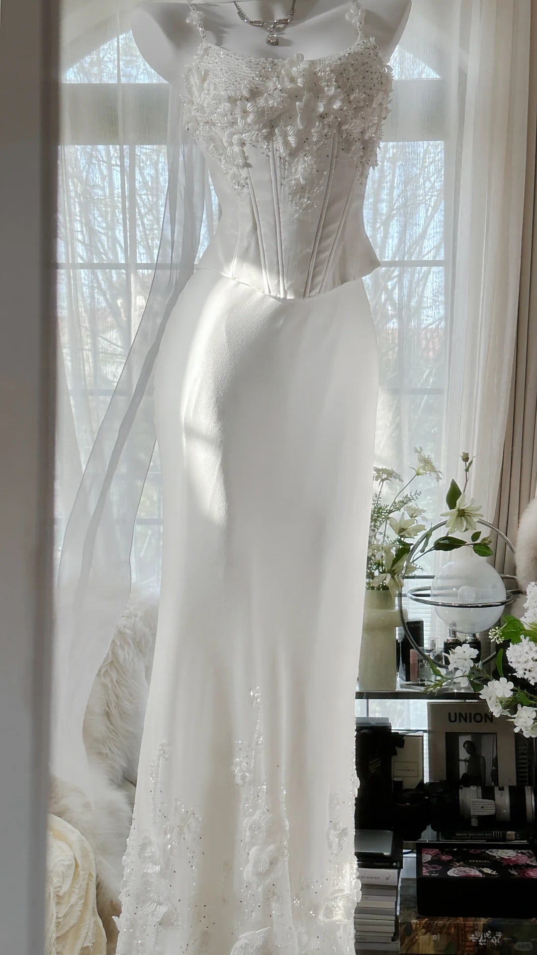 Elegant White Strap Herringbone Beaded Chiffon Evening Gown Prom Dress Secondary image