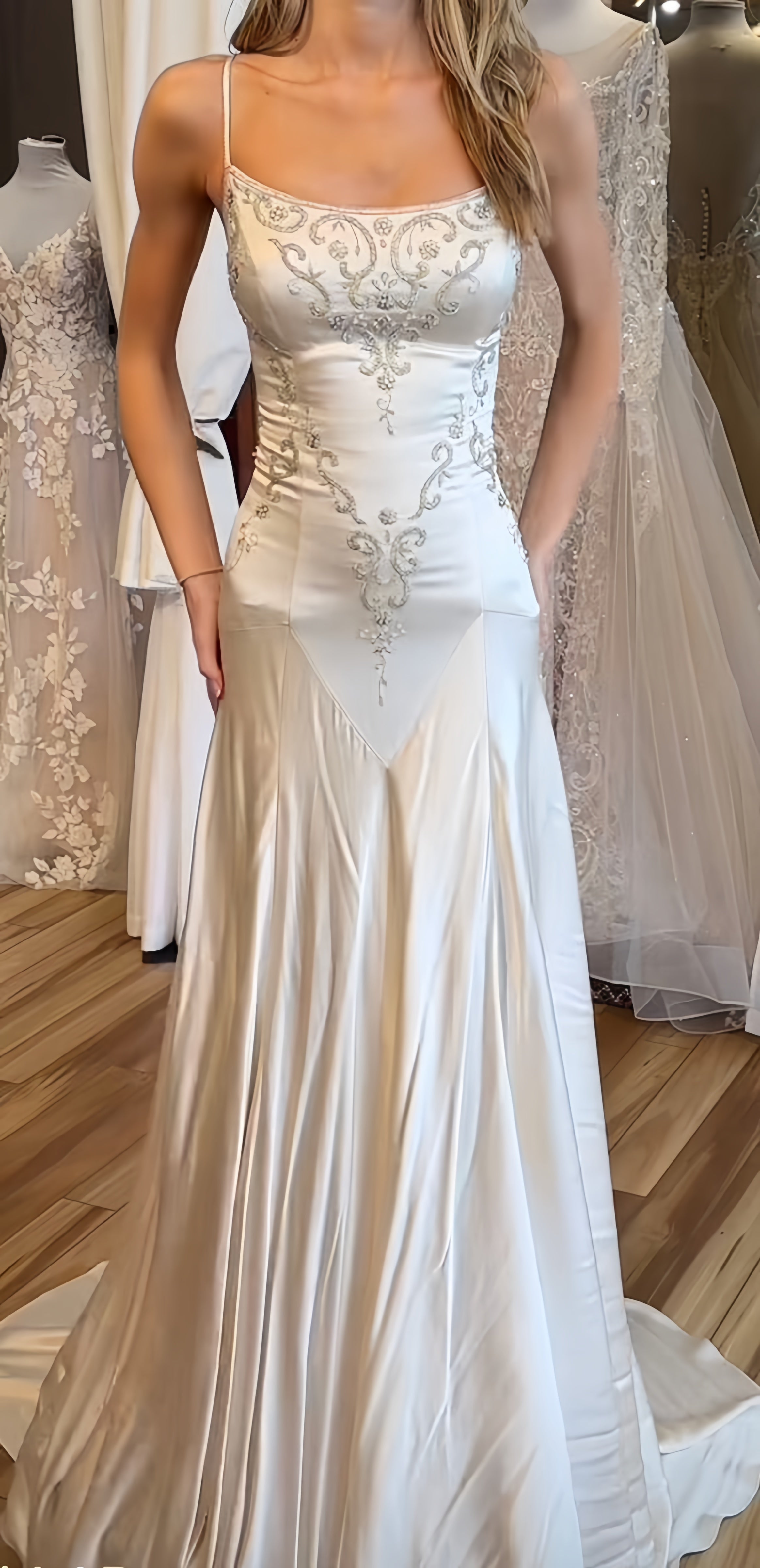 Exquisite Ivory Mermaid Long Wedding Dresses Appliques Satin Bridal Dress Main image