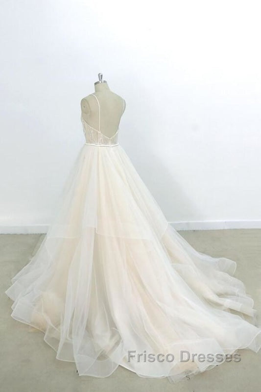 Eye-catching Appliques Tulle A-line Wedding Dress