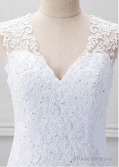 Fabulous Tulle V-Neck Neckline Mermaid Wedding Dress With Beaded Lace Appliques