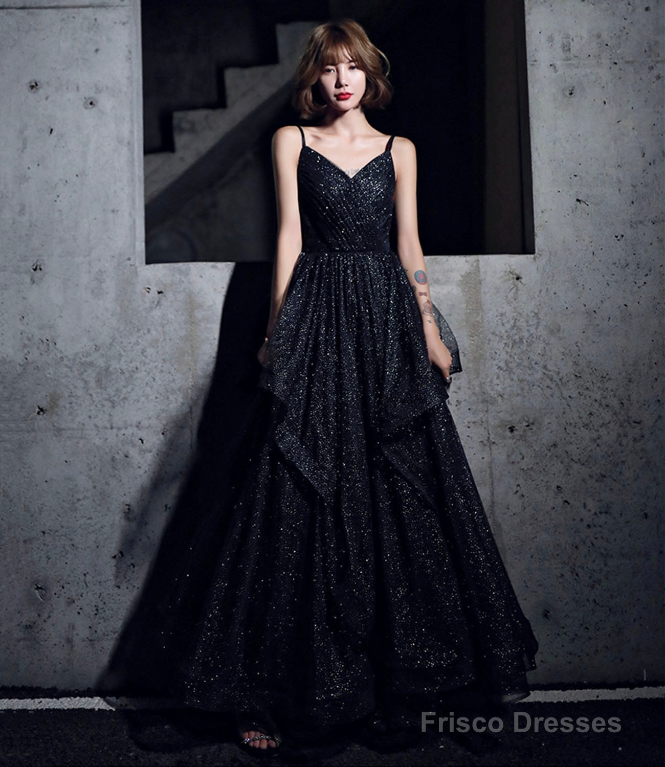 Black Simple v neck tulle long prom dress A line evening dress Main image