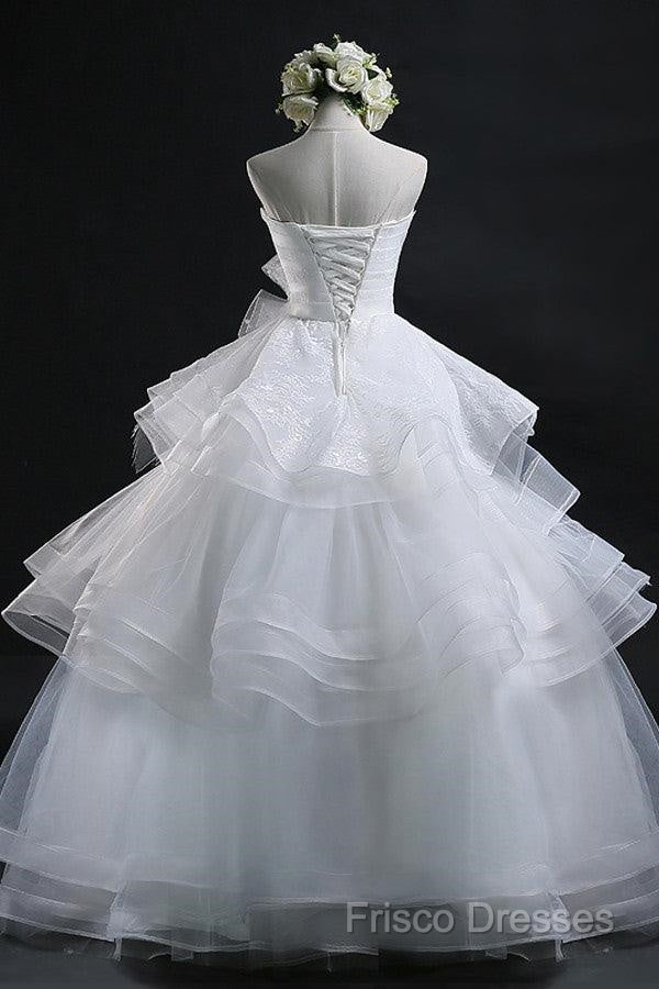 Glamorous Ball Gown Sweetheart Organza Wedding Dress With Lace