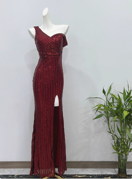Glamorous Burgundy Slim-Fit One-Shoulder Slit Sequin Long Prom Dress Evening Dress Main image