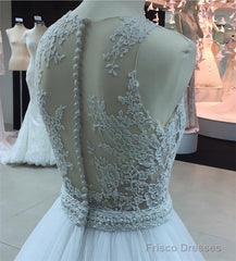 Glamour Lace Appliques Scoop Neckline Tulle Ball Gowns Wedding Dresses