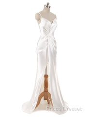 Gorgeous Beach Wedding Dress Mermaid Sleeveless Formal Dress V Neck Straps Split Ivory Bridal Gown With Court Train