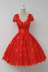 Gorgeous Scalloped-Edge Knee-Length Red Lace Homecoming Dress With Sash