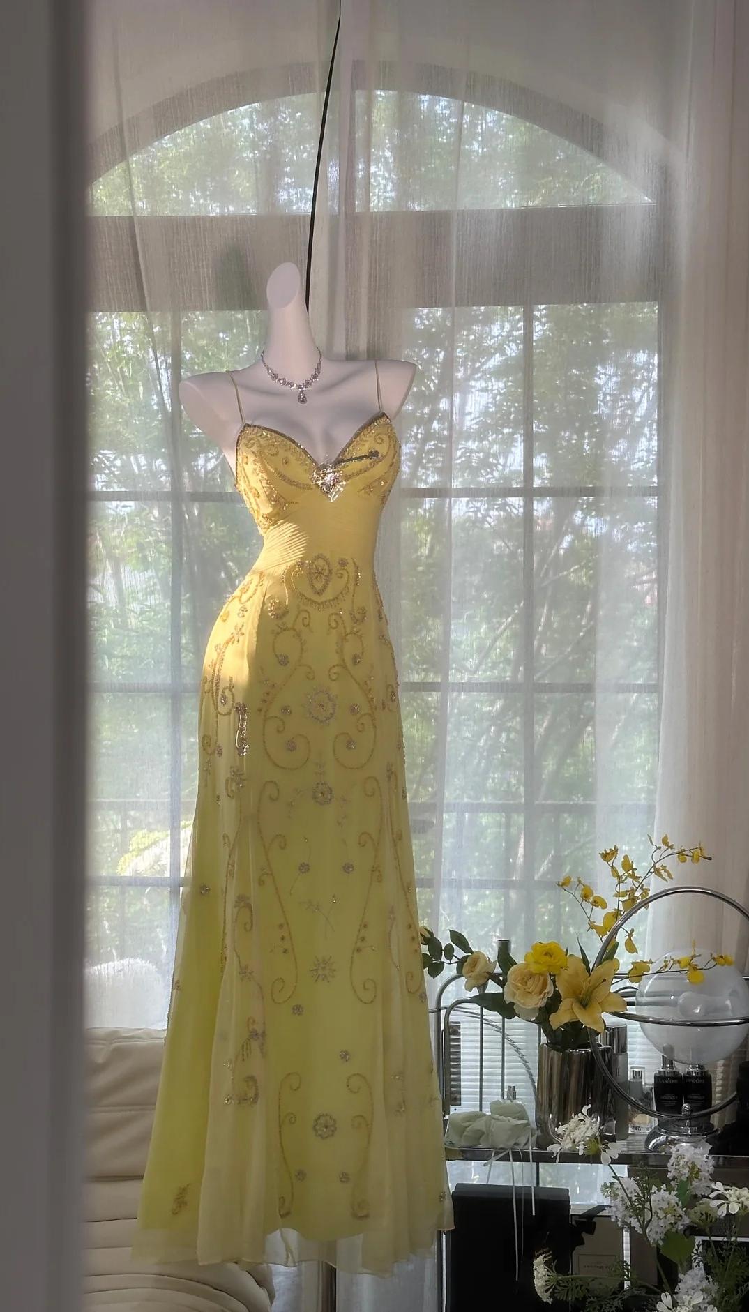 Gorgeous Butter Yellow Spaghetti Straps A-Line Tulle Beaded Long Prom Dresses Backless Evening Gowns