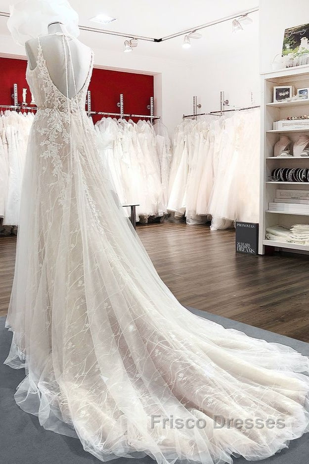 Graceful Long A-line Tulle V-neck Lace Backless Wedding Dress