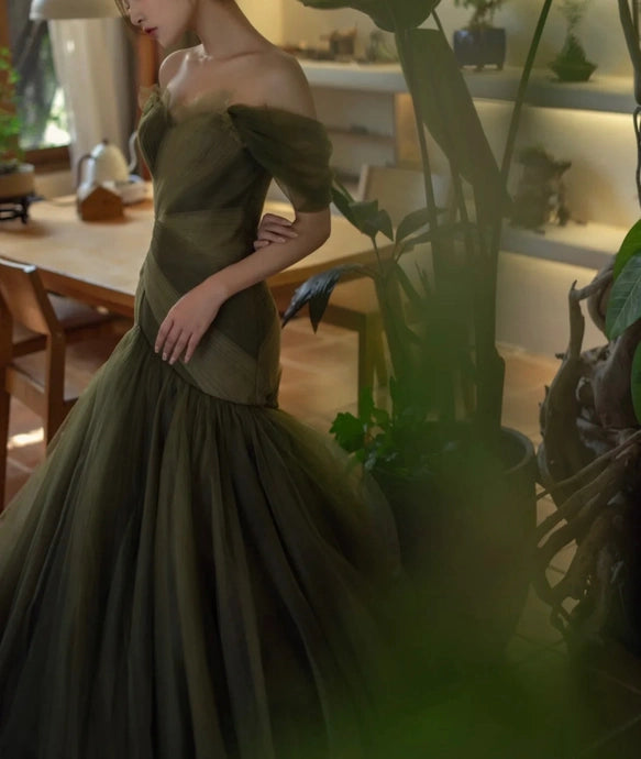 Green Beautiful Elegant Long Tulle Off-Shoulder Ball Gown Evening Dress