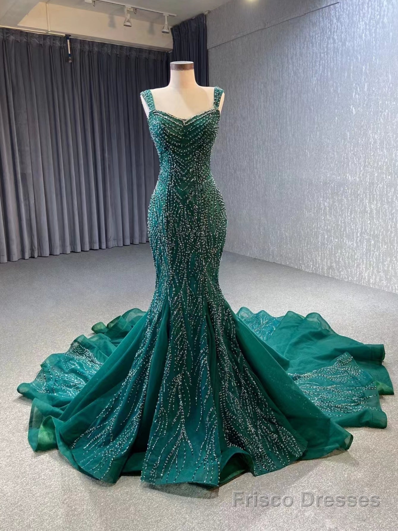 Green Mermaid Straps Beading Prom Dress Main image