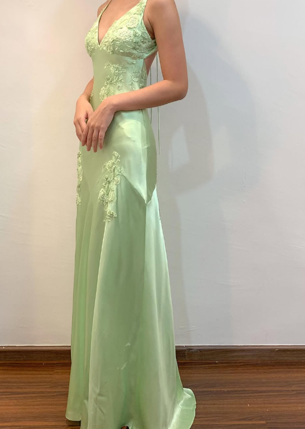 Green Mermaid V Neck Appliques Satin Open Back Long Prom Dress Outfits Secondary image