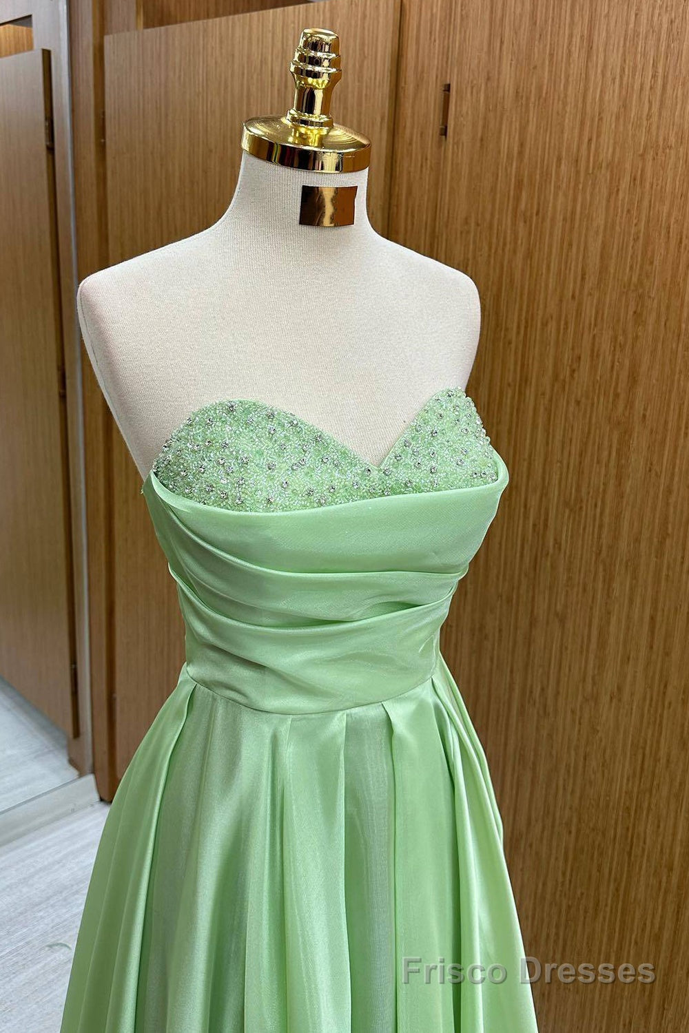Green Sweetheart Long Sequined Prom Dress Secondary image
