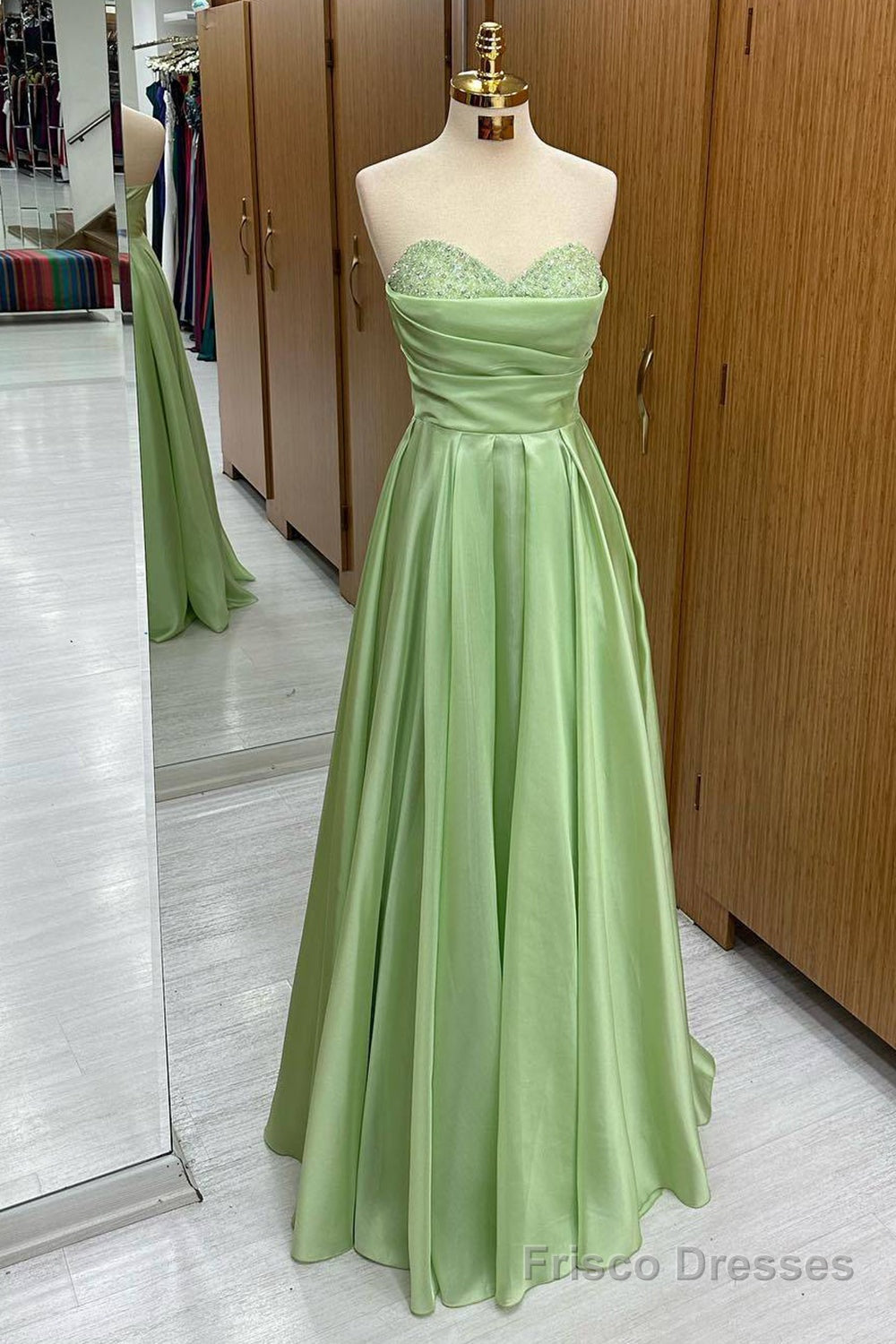 Green Sweetheart Long Sequined Prom Dress Main image