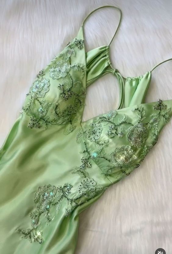 Green V Neck Long Prom Dress Secondary image