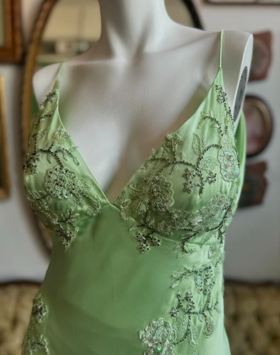 Green V-Neck Exquisite Embroidery Long Satin Ball Gown Evening Dress