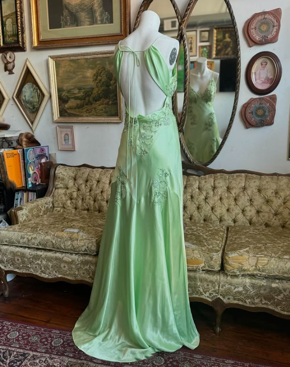 Green V-Neck Exquisite Embroidery Long Satin Ball Gown Evening Dress