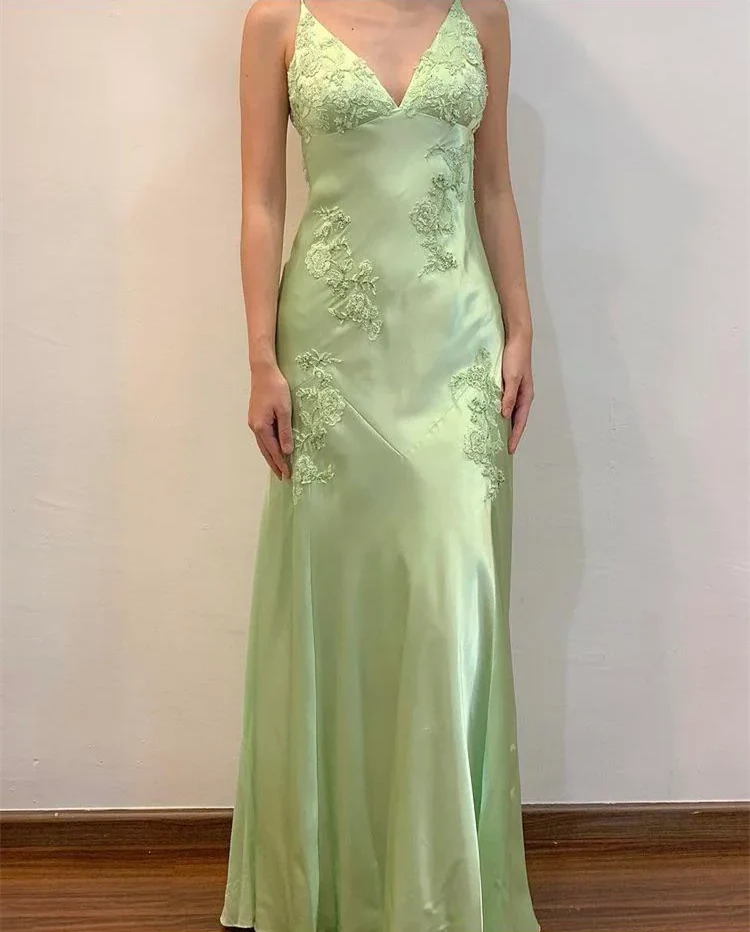 Green V-Neck Exquisite Embroidery Long Satin Ball Gown Evening Dress
