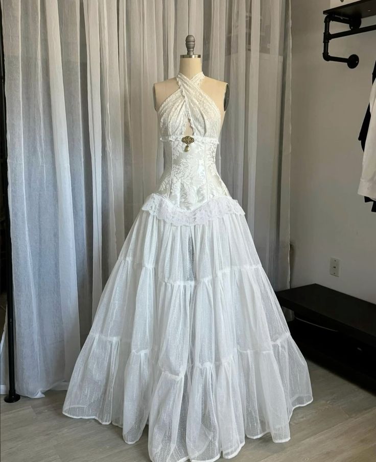 Halter Lace A Line Occasion Dress Formal Party Dress Secondary image