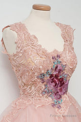 Knee-Length Ball Gown Pink Homecoming Dress With Appliques Embroidery