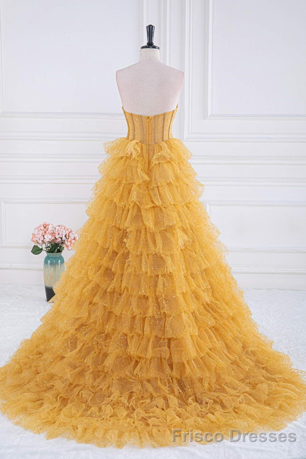 Layers Tulle Yellow Prom Dresses With Ruching Bodice Secondary image