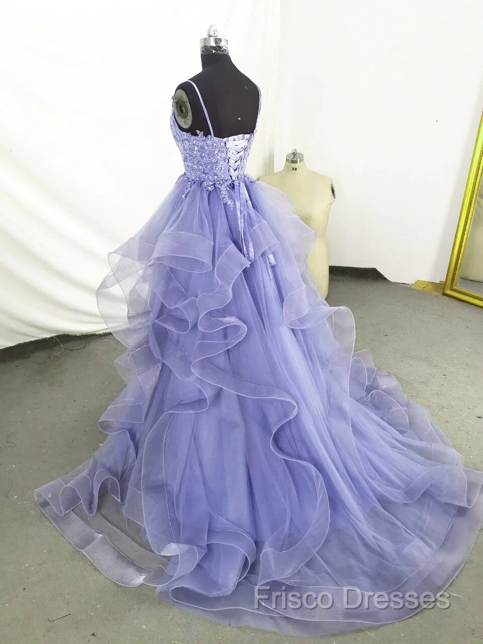 Lilac Tull Lace Applique Ball Gown Straps Long Formal Prom Dress Elegant Formal Dress