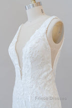 Long Mermaid V-neck Appliques Tulle Lace Wedding Dress