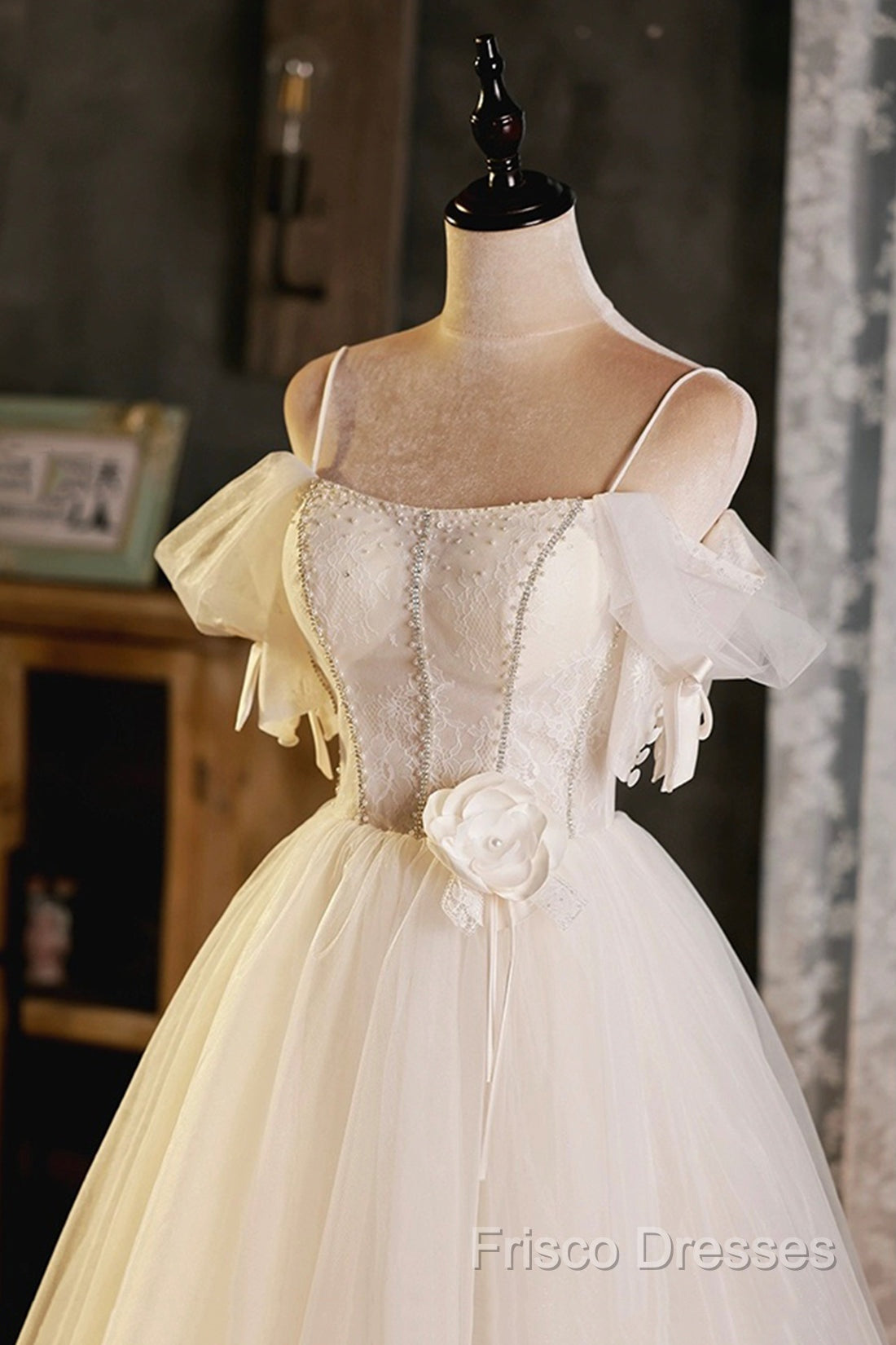 Lovely Spaghetti Strap Tulle Short Formal Prom Dress, Light Champagne A-Line Formal Party Dress