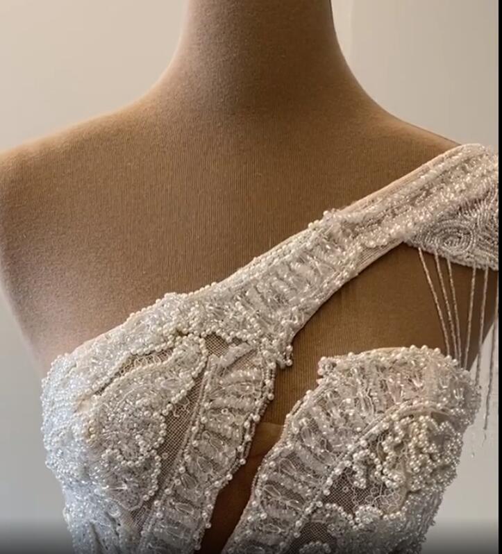 Luxurious Lace Beaded Wedding Dresses One Shoulder Mermaid Bridal Gowns Crystal Beads Sequin Sweep Train