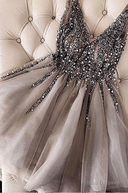 Luxurious Sequins Beaded V-Neck Tulle Short Gray Homecoming Dresses Main image