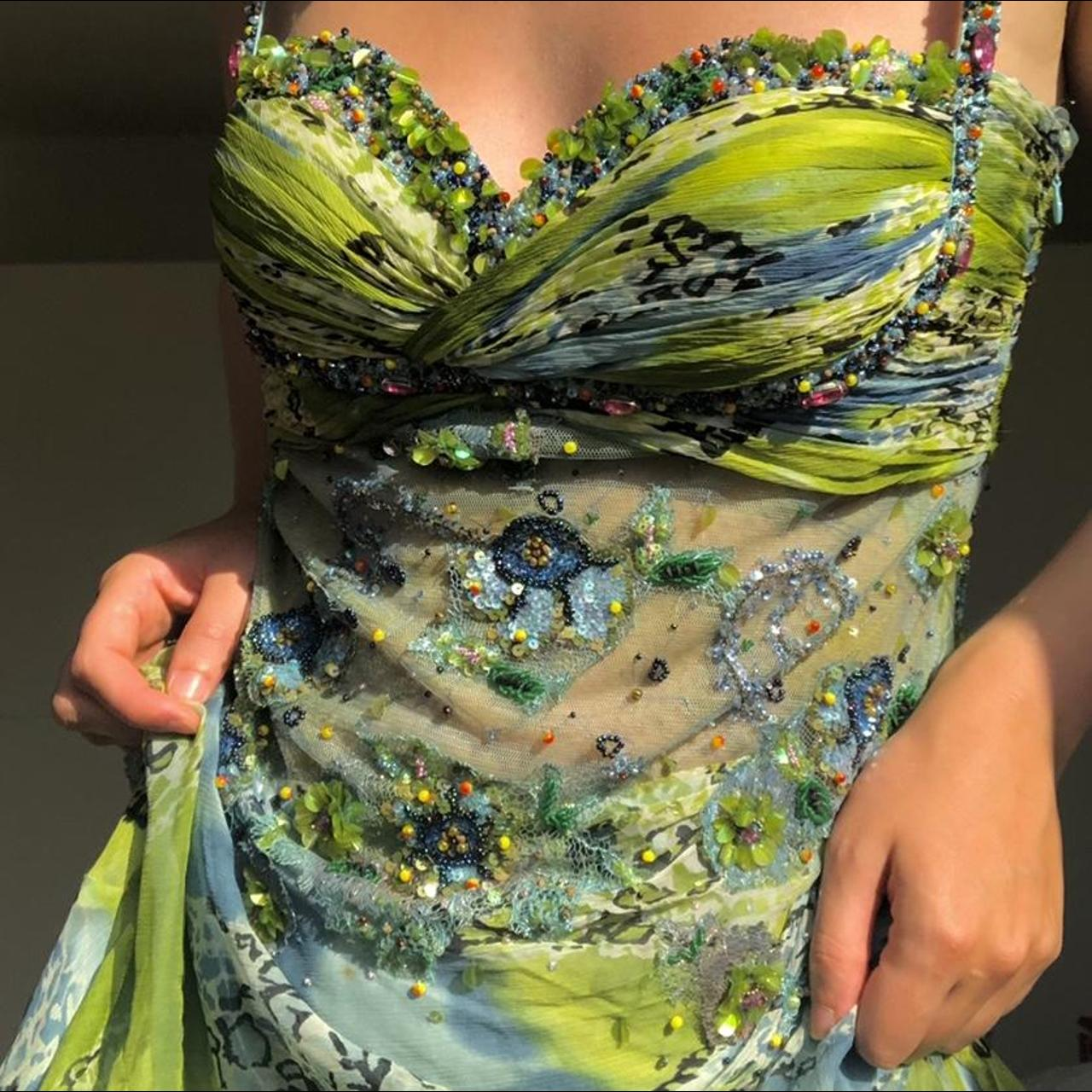 Luxurious Spaghetti Straps Beaded Sequin Ruffles Chiffon Evening Dress Outfits