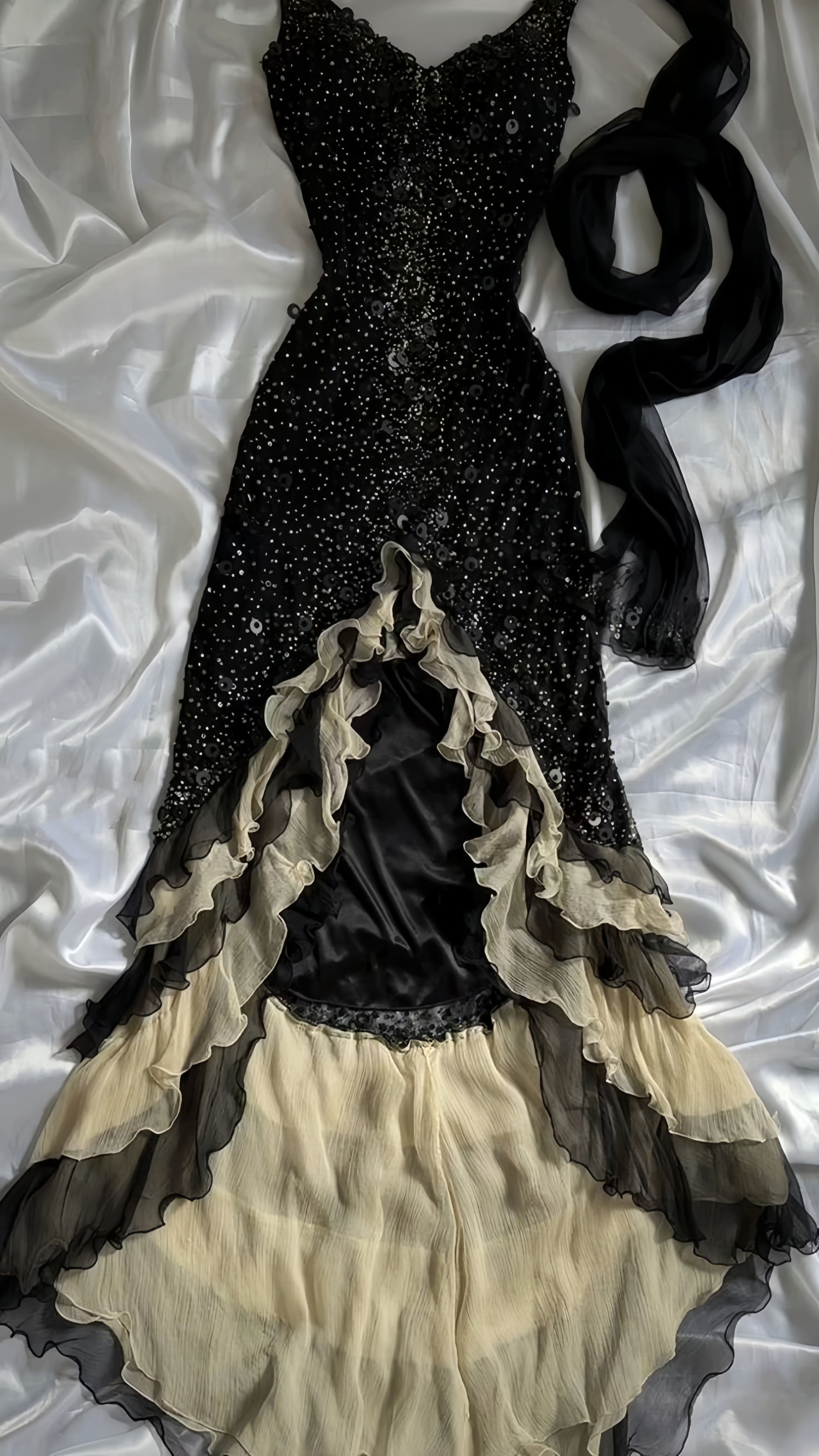 Luxury Beaded Mermaid Prom Dress, V-Neck Ruffle Party Dress Main image
