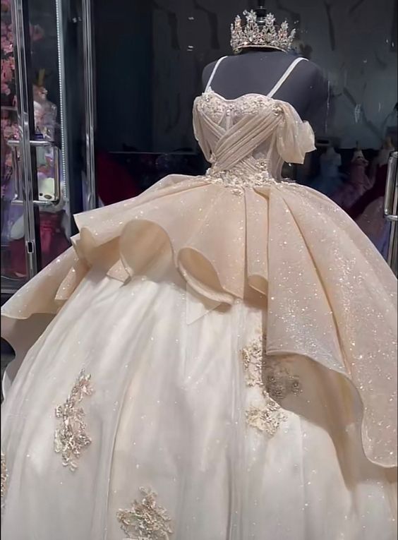 Luxury Quinceanera Dresses Applique Corset Ball Gown Prom Sweet 16 Dress Main image