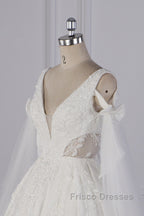 Luxury V-Neck Beadings Wedding Dress Tulle Sleeveless Sequined Bridal Gowns