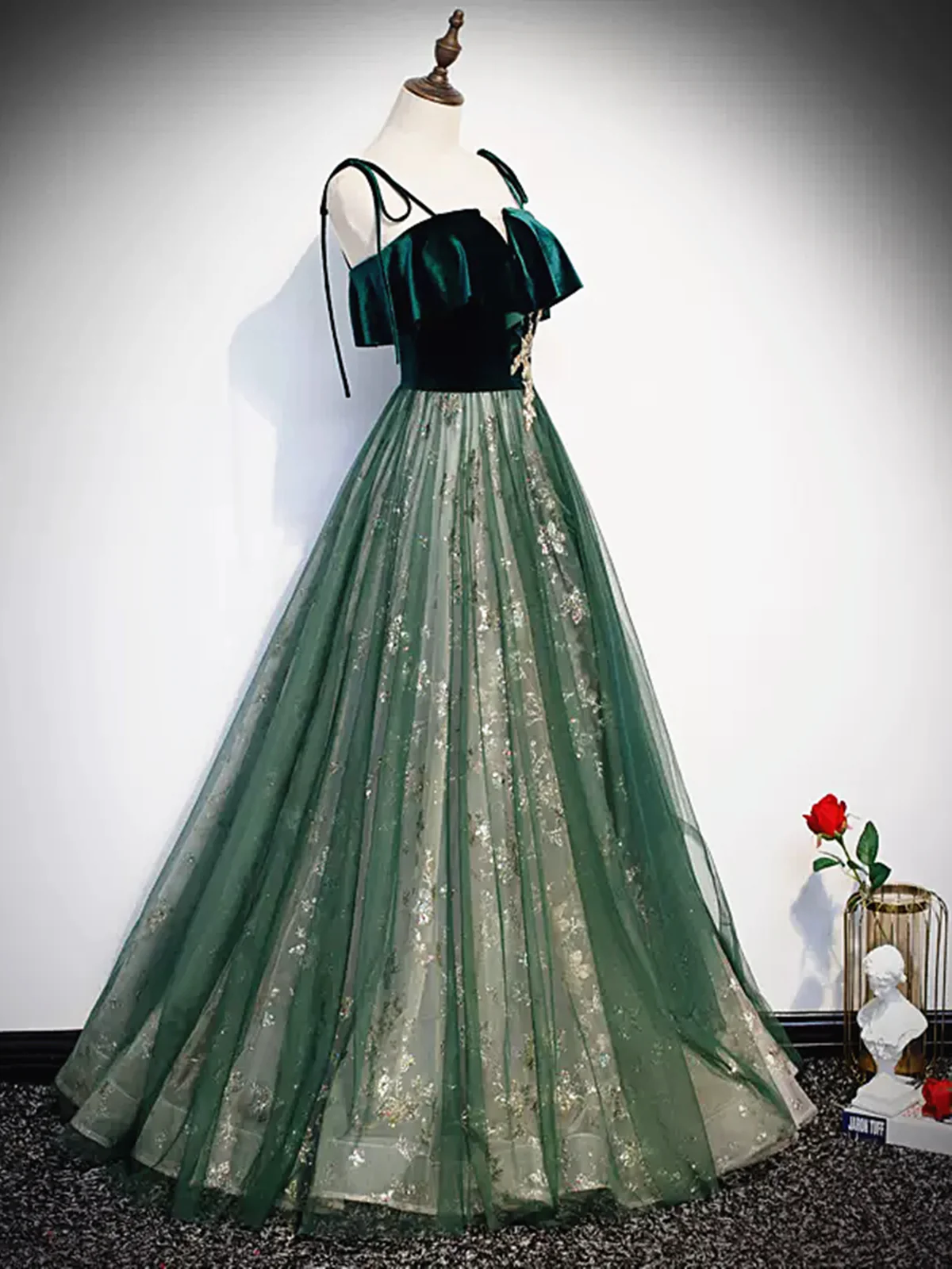 Green Straps Velvet Long Lace Prom Dresses