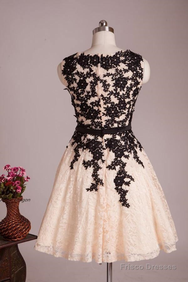 Modern A-Line Jewel Knee Length Lace Homecoming Dress With Appliques Secondary image