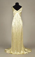 Modest A Line V Neckline Yellow Satin Beads Long Party Dress Prom Dresses