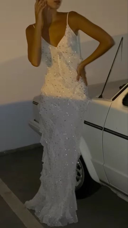 Modest V Neckline White Long Prom Dresses Evening Gown Main image
