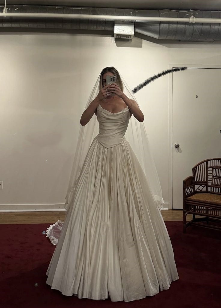 Modest Wedding Dress Ball Gown Strapless White Satin Long Wedding Dresses Brides Dress Bridal Gowns Secondary image