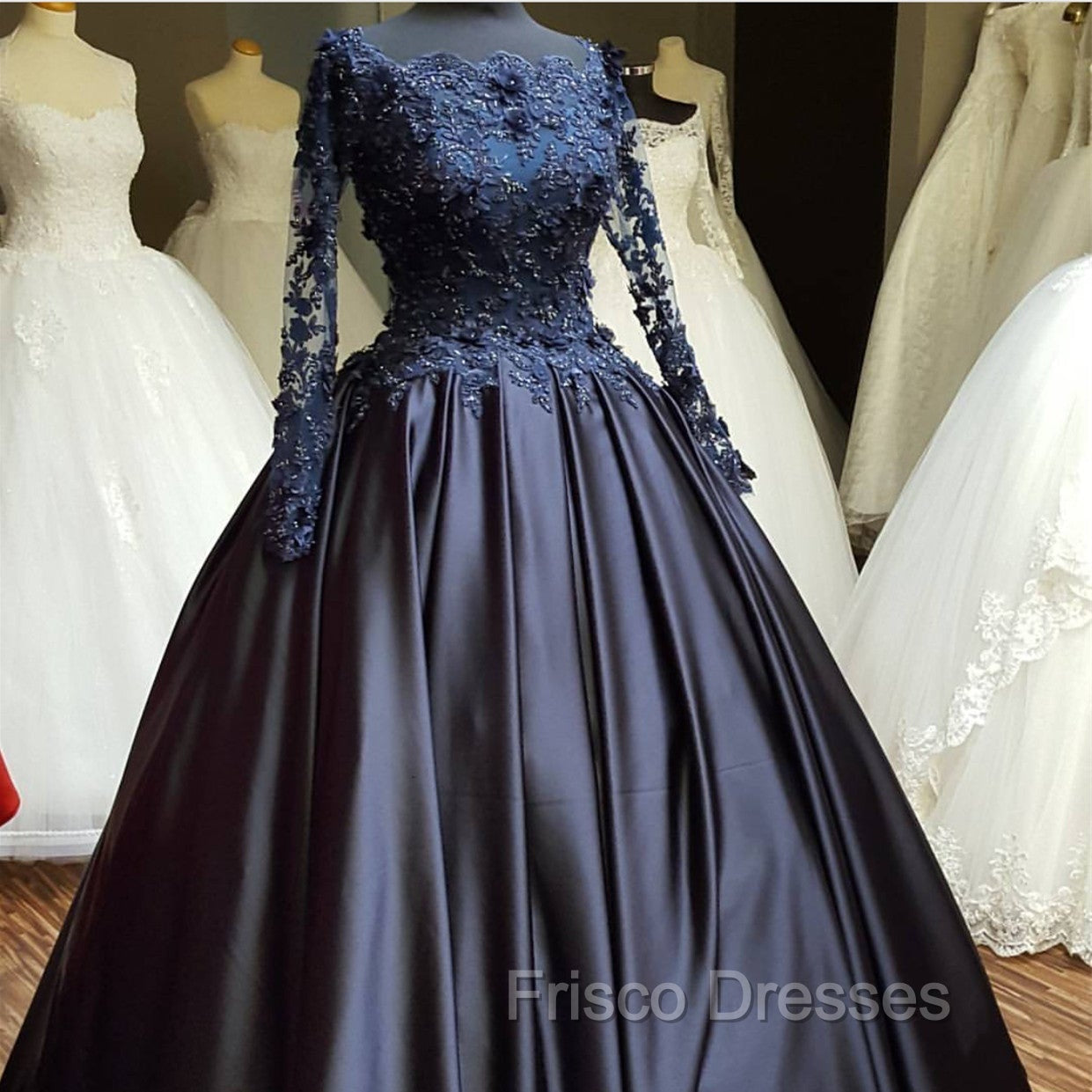 Navy Blue Long Sleeve Formal Prom Dress Appliques Beaded Ball Gown