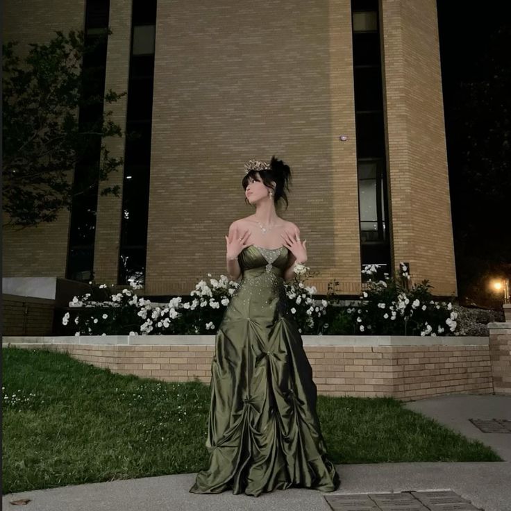 Pretty Ball Gown Strapless Green Satin Long Prom Dresses With Silver Beads