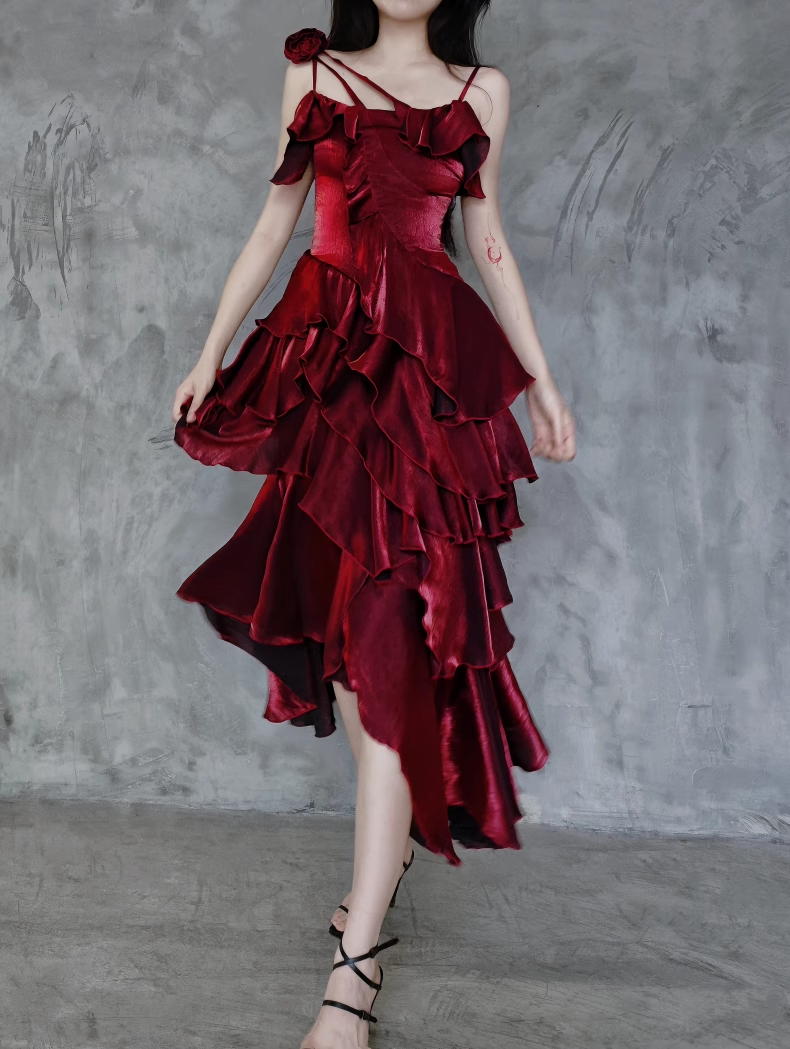 Pretty Irregular Ruffled Spaghetti Straps Burgundy Prom Dresses With Detachable Rose Long Birthday Dress For Women Secondary image