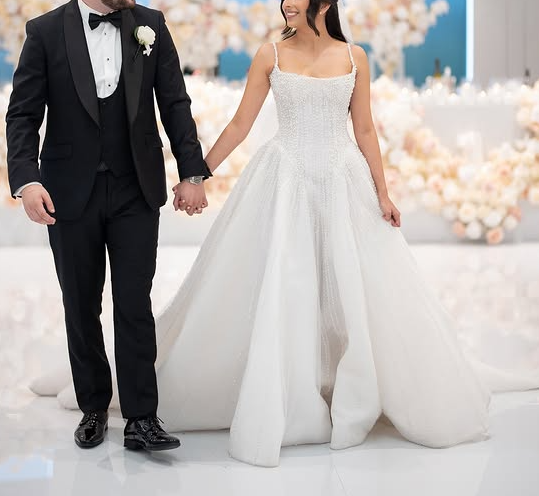 Pretty Wedding Dress Ball Gown Spaghetti Straps Sequin White Wedding Dresses Bridal Gowns