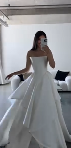 Pretty Wedding Dress Ball Gown Strapless White Satin Long Wedding Dresses Bridal Gowns
