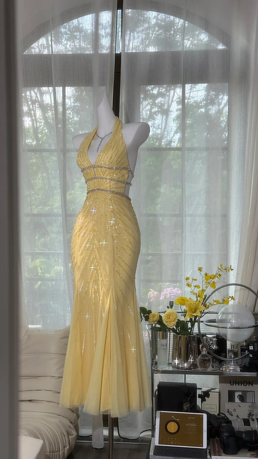 Pretty Yellow Sequin Halter Neck Backless Mermaid Prom Dress