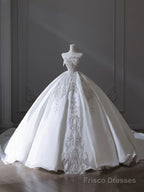Princess Ball Gown Strapless Sleeveless Pleats White Satin Wedding Dress Bridal Dresses