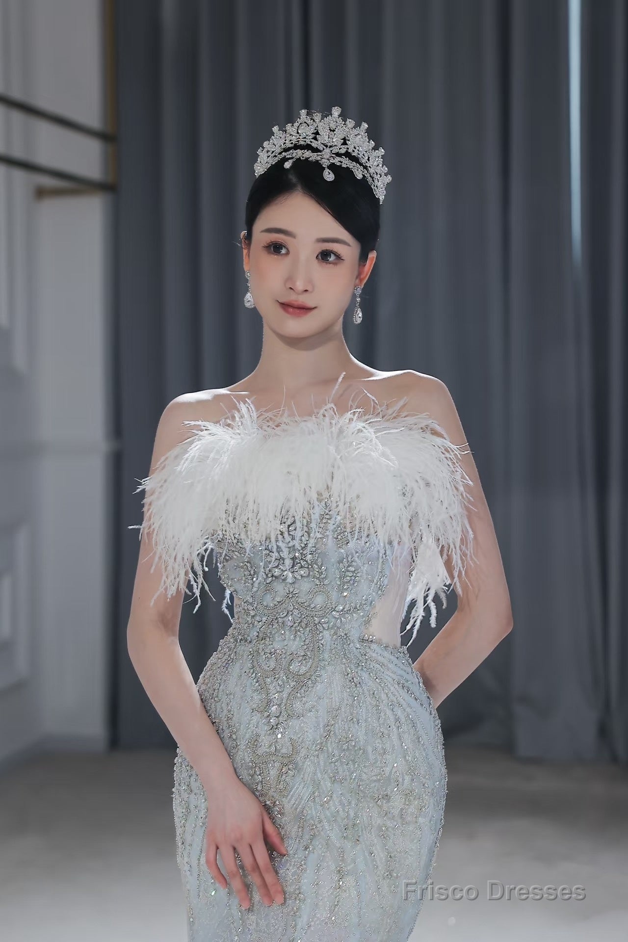 Princess Mermaid Strapless Neckline Long Sequin Feathers Long Wedding Dresses Brides Dress Secondary image