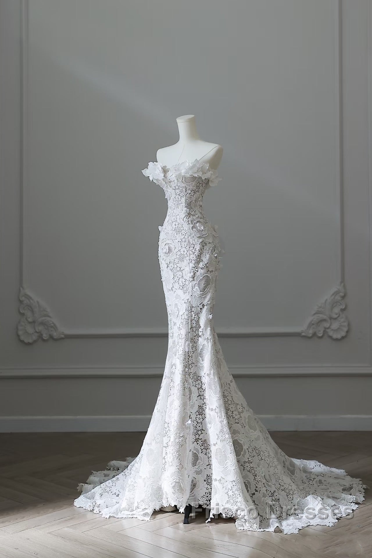 Princess Mermaid Strapless White Lace Long Wedding Dress Brides Dress Secondary image