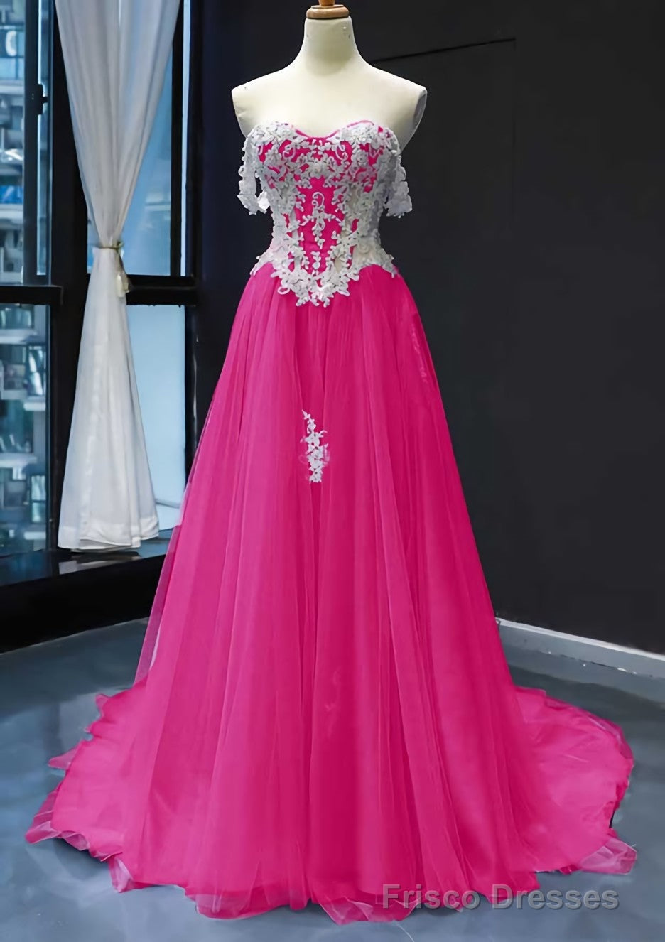 Princess Off-the-Shoulder Sweep Train Tulle Satin Prom Dresses With Appliqued