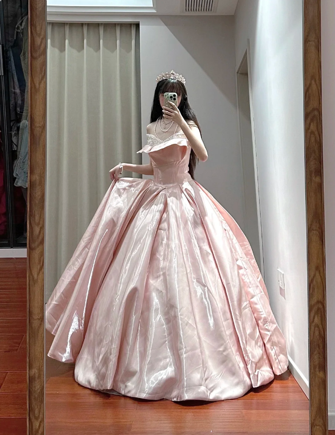 Princess Pink Strapless Ruffled Neck Satin Floor-Length Ball Gown Evening Gown 16Th Birthday Gown Secondary image
